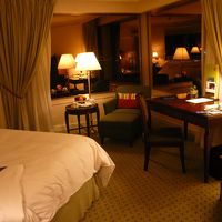 造りはおしゃれだが、価格が高い割に部屋は狭い