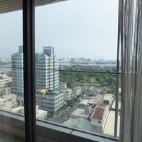 16階からの眺め、夜景も素晴らしい愛河・海側