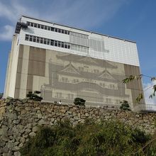 カバーをかぶった姫路城