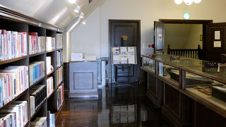 ３階建ての古風な建物