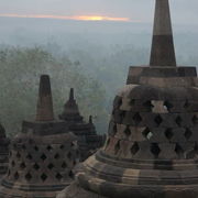 インドネシア　イスラム教の国の仏教寺院　ボロブドゥール　2010夏