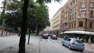 ブランド店も。