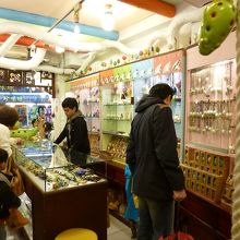 オカリナショップ！！お店の方がジブリの曲を吹いてくれます。