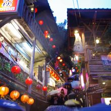 暗くなる少し前の夕方も素敵です。