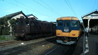 大井川に沿って車窓も車両も多彩に楽しめる路線