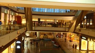 高級店からコンビニまで･･･便利です。