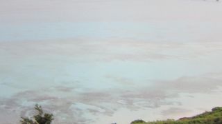 エメラルドブルーが３６０度