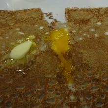 卵とハムとチーズのガレット