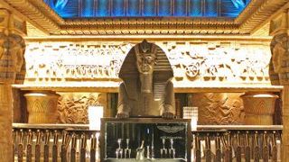 エジプシャンエスカレーターとフードホールは一見の価値あり！