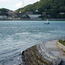 早鞆の瀬戸とめかり観潮遊歩道　対岸は下関（壇ノ浦）