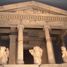 パルテノン神殿の彫刻群。ネレイド・モニュメント