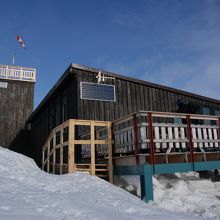 アビスコ・オーロラ・ステーション全景　　