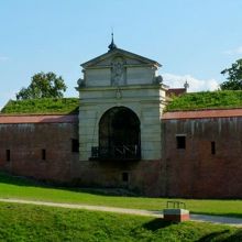 敵将を捕虜として迎い入れるため専用の門だったのでしょうか…