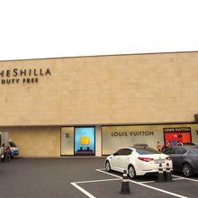 シンプルな建物