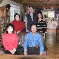 食事後話題に花が咲く