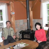 暖炉にあたり心も温かくなる