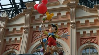 パークで大きなショップ