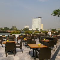 川沿いでの朝食は、気持ちよかったです