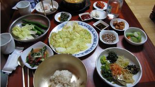 韓国のアジュンマの作る家庭料理