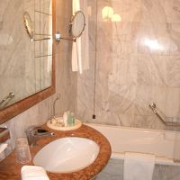 豪華なバスルーム