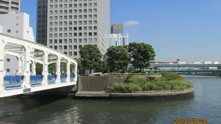 旅籠かわせみは豊海橋の袂にあったと言う設定でした。