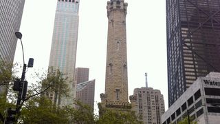 街の中心地にある歴史あるランドマーク