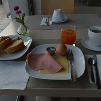 朝食はビュッフェスタイル コーヒーは濾過式です。