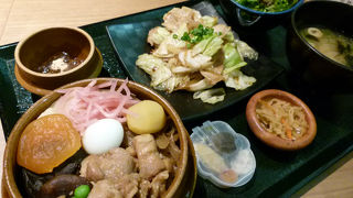 高崎駅構内にある「峠の釜めし本舗　おぎのや」