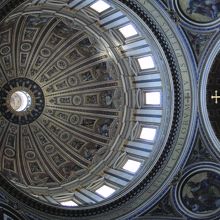 荘厳にして美しい天井