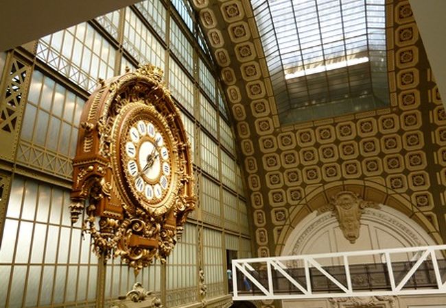 オルセー美術館のなかの時計