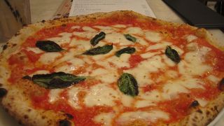 店は「おいしいファストフード」、でも金額はレストラン