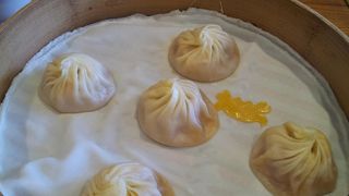 平日の昼前なら穴場かも。