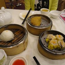 マーラーカオと焼売とカスタードまんじゅう