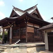 街中の神社