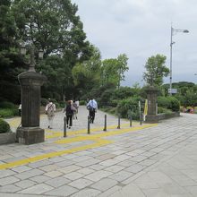 今回は「有楽門」から入りました…入口のオブジェも渋いです