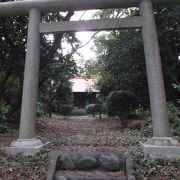 ゴルフ場の中にある神社