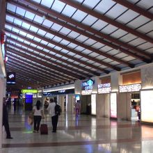 ターミナル内(ショッピングエリア)