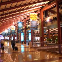 ターミナル内(搭乗エリアへの通路)