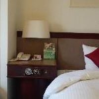 部屋も狭くない