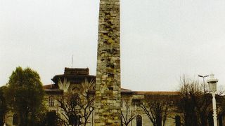 旧市街のの中心、長い歴史を感じさせる場所。