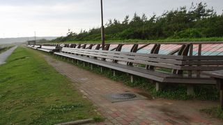 世界一長いベンチに座って夕日をみよう！