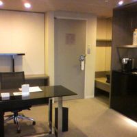 広いデスクで使いやすいです