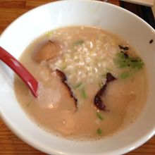 鶏骨醤油ラーメン　５８０円