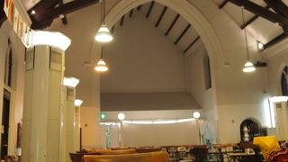 素敵な元教会のカフェ