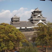宇土櫓から天守閣を臨む