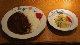 大川内山の入口にある共同の販売所