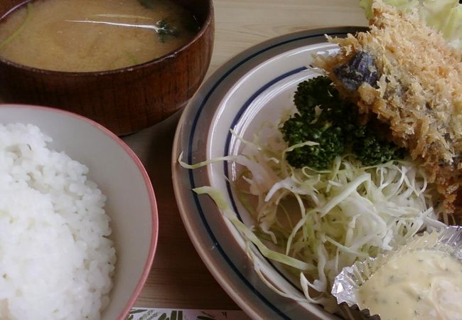 お客さんの数とお店のスペースがバランスとれない感じ・・・。