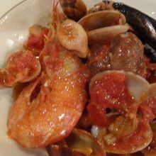 メインの魚介類の料理です。