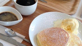 ロケーションがよく便利なカフェ