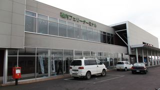 離島への基地。観光シーズンは団体さん多い